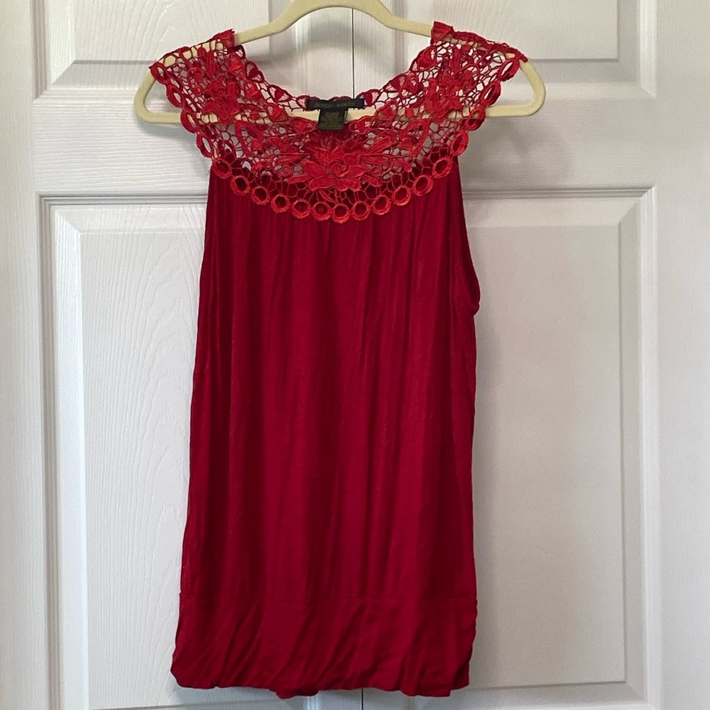 Sleeveless red top
